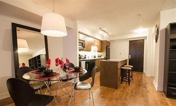 Royal Stays Suites - Blue Jays Way تورونتو المظهر الخارجي الصورة