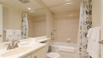 Royal Stays Suites - Blue Jays Way تورونتو المظهر الخارجي الصورة